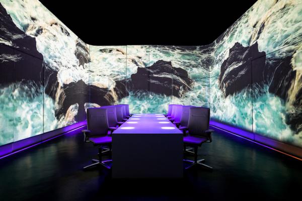 La salle à manger d'Ultraviolet : seulement dix couverts et une technologie de pointe © Scott Wright