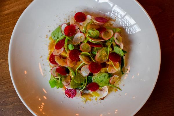 Légumes d’hiver crus & cuits de mon potager de Courances, vinaigrette & gomasioc © YONDER.fr 