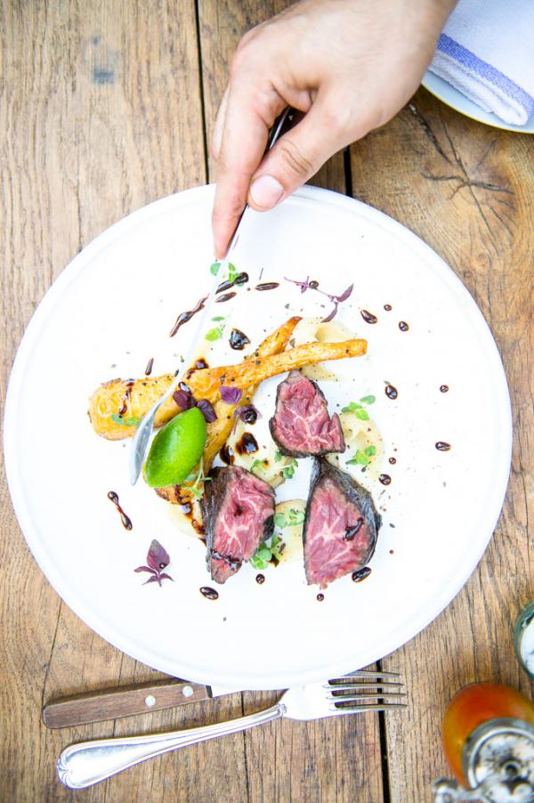 Le boeuf préparé en 3 étapes est l’un des plats signatures du chef © Uptown Le boeuf préparé en 3 étapes est l'un des plats signatures du chef © Uptown