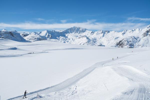 Les pistes de ski de fond autour du lac de l'Ouillette sont parmi les plus belles des Alpes © YONDER.fr