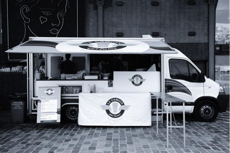 Les 13 meilleurs foodtrcuks parisiens - Le camion qui fume 