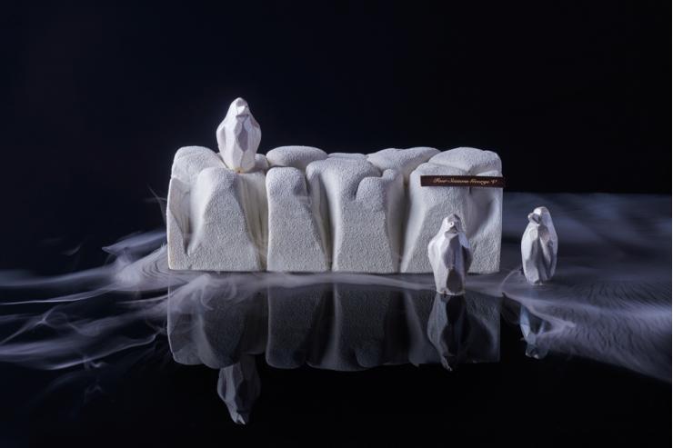 La Bûche de Noël «La Banquise» au Four Seasons George V