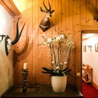 Décoration alpine traditionnelle dans les couloirs du Chalet principal © Yonder.fr Décoration alpine traditionnelle dans les couloirs du Chalet principal © Yonder.fr