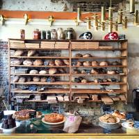 Lieu hybride, De Superette est aussi une boulangerie © Yonder.fr