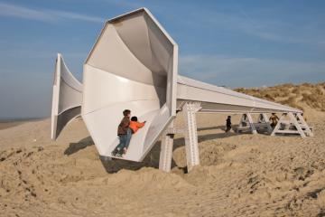 IVARS DRULLE - I CAN HEAR IT (PLAGE À LA HAUTEUR DE L’HÔTEL BELLE VUE, ZEEDIJK 300, MIDDELKERKE-WESTENDE)