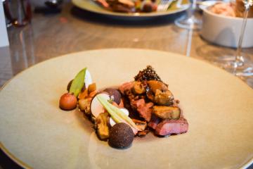 Plat de canard servi au déjeuner chez 't Zilte © Yonder.fr