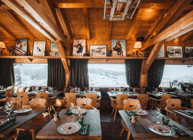 Le village chic de Haute-Savoie peut s’enorgueillir d’offrir une belle scène culinaire avec ses adresses incontournables, mais aussi de nouveaux concepts qui renouvellent le genre et se taillent une belle place sur le podium des tables à ne pas manquer. Tour de table de la Megève gourmande.